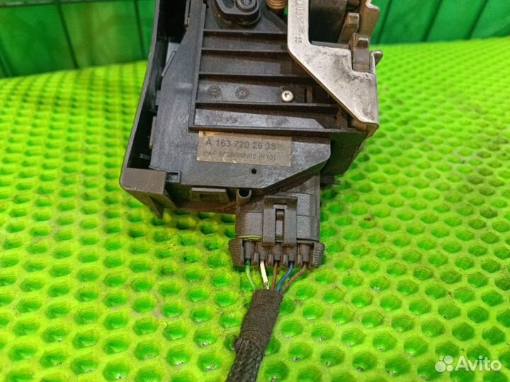 Замок двери передний правый Mercedes-Benz M W163