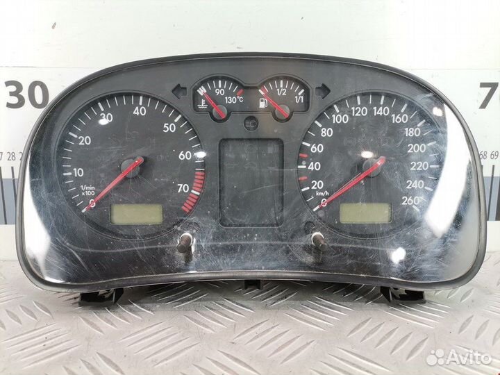 Панель для Volkswagen Golf 4