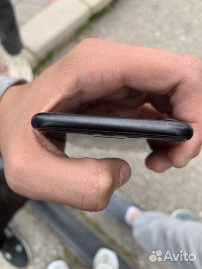 Телефон iPhone 7