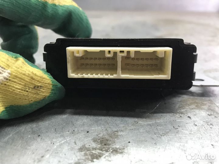 Блок управления зеркал Toyota Venza