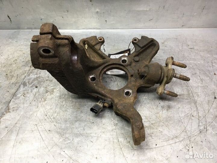 Кулак поворотный передний левый Volkswagen Golf Vi