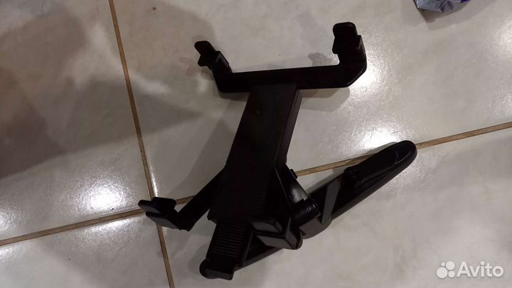 Держатель для планшета в автомобили