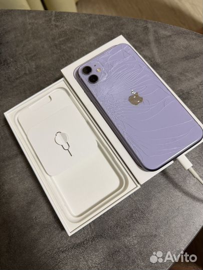 iPhone 11, 64 ГБ