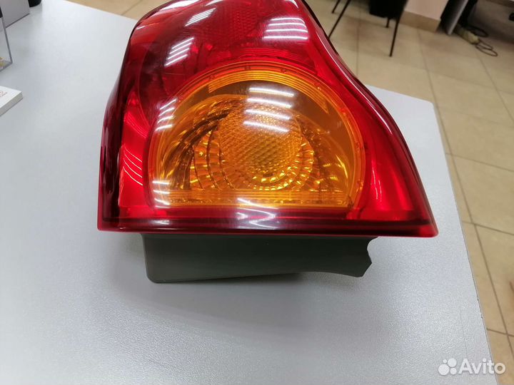 Задний правый фонарь Toyota Corolla 150