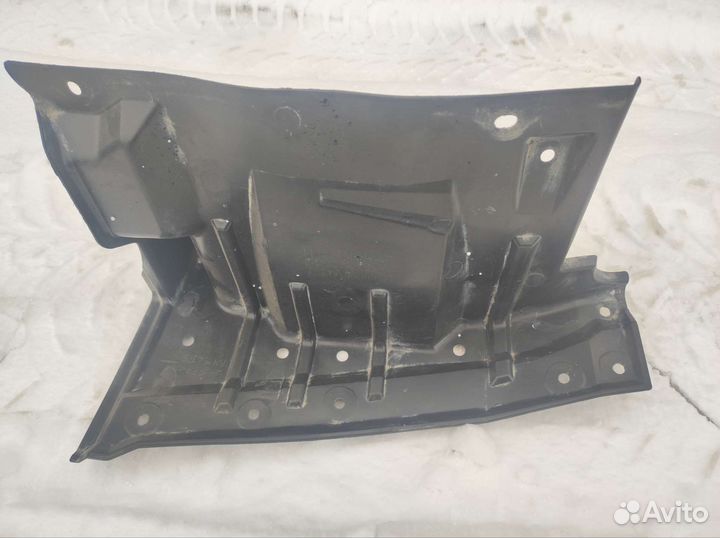 Щиток днища мотора защитный Mitsubishi