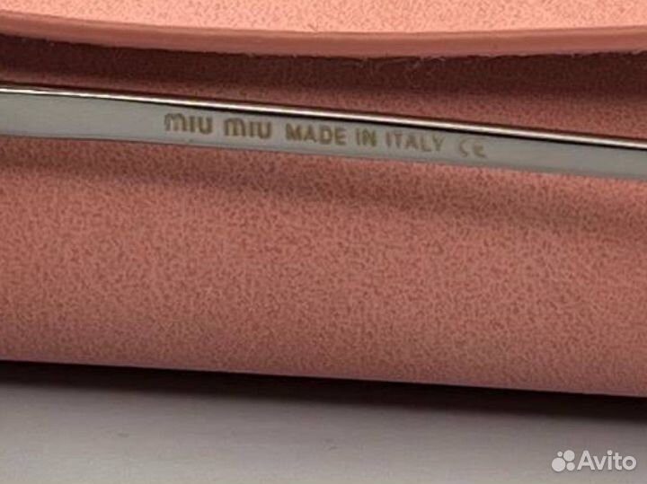 Солнцезащитные очки Miu Miu