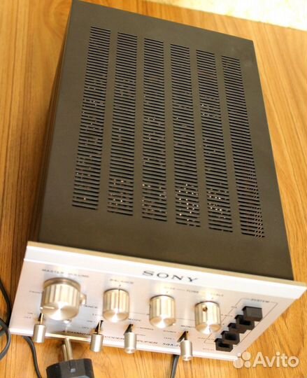 Усилитель-декодер Sony SQA-2030