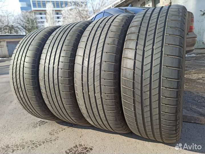 Bridgestone Turanza T005 215/55 R17