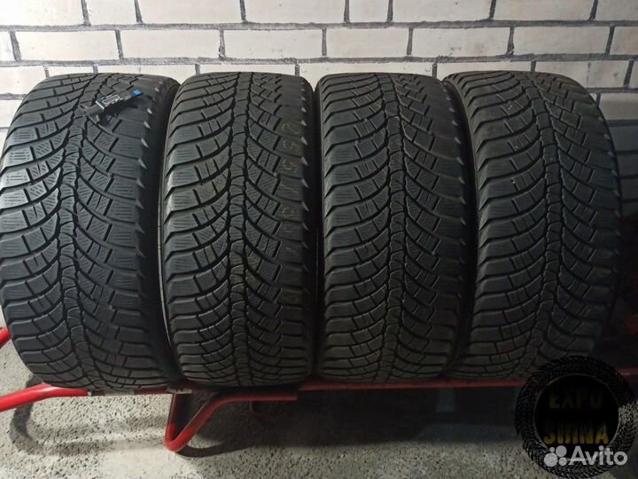 Kumho WinterCraft WP71 255/35 R19 96V