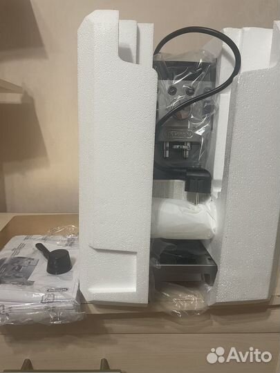 Кофемашина Delonghi ecam 250.31 SB