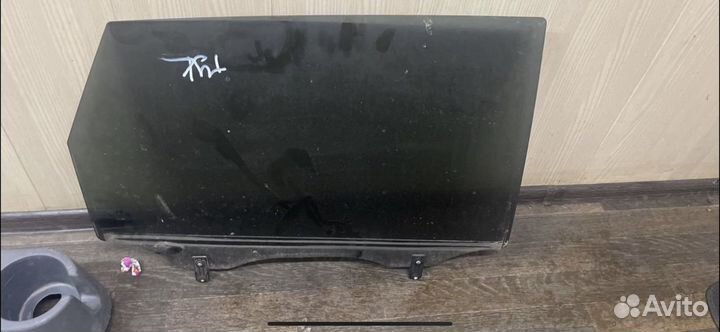 Стекло заднее правое опускное Hyundai Tucson 1