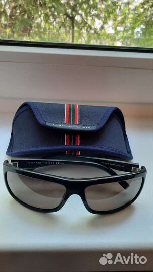 Солнцезащитные очки мужские Tommy Hilfiger