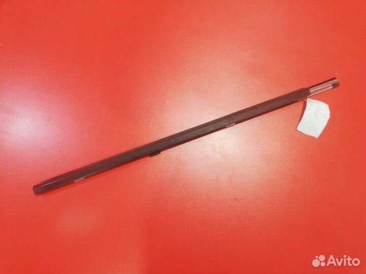 Молдинг стекла двери внешний передний левый Nissan