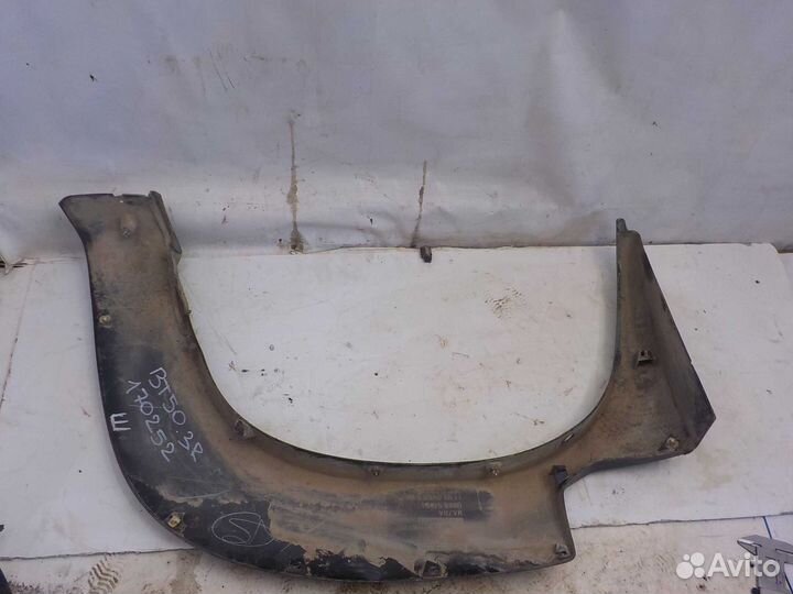 Накладка на крыло Mazda BT-50 заднее правое