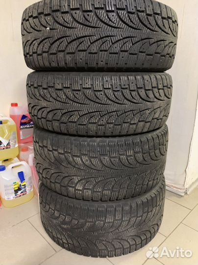 Pirelli Winter Carving Edge 245/40 R20 и 275/35 R20 102T