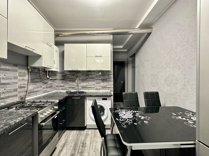 2-к. квартира, 65 м², 4/7 эт.
