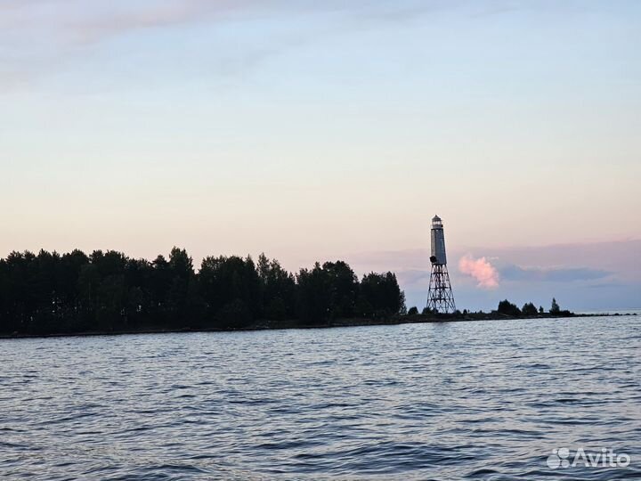 Прогулки на катере по онежскому озеру