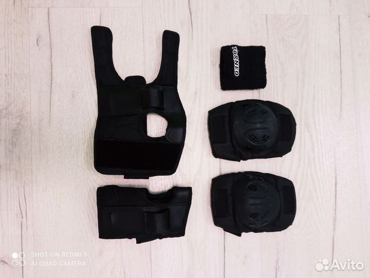 Ролики р.33-36 + экипировка