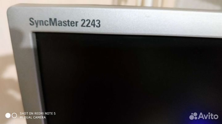 Монитор Samsung 22 дюйма