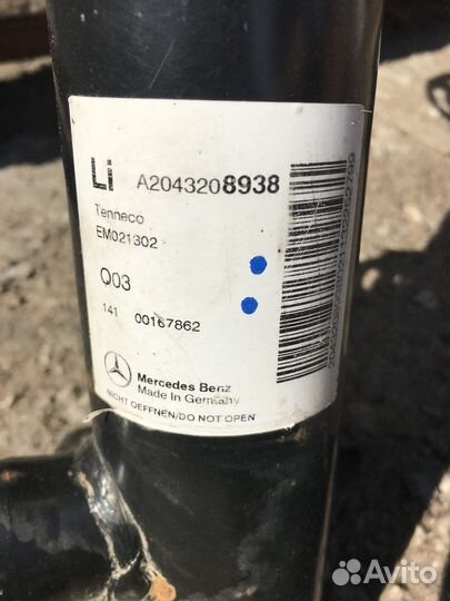 Стояка подвески передняя левая Mercedes W 204