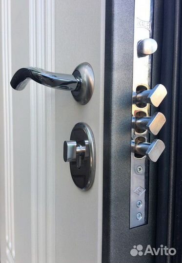 Белая стальная дверь Гарда С12