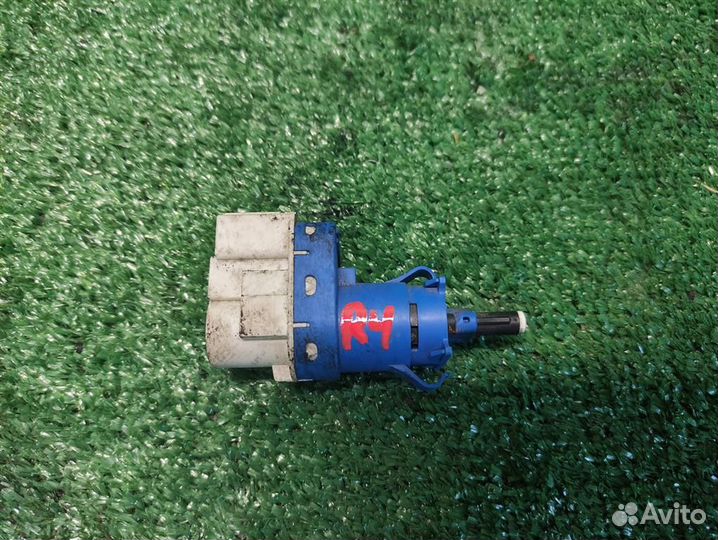 Датчик педали тормоза Land Rover Discovery 4 2010