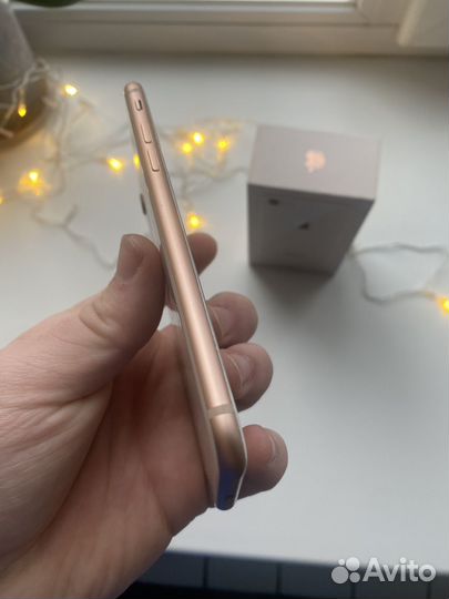 iPhone 8, 64 ГБ