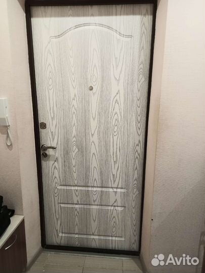 Дверь входная металлическая от застройщика
