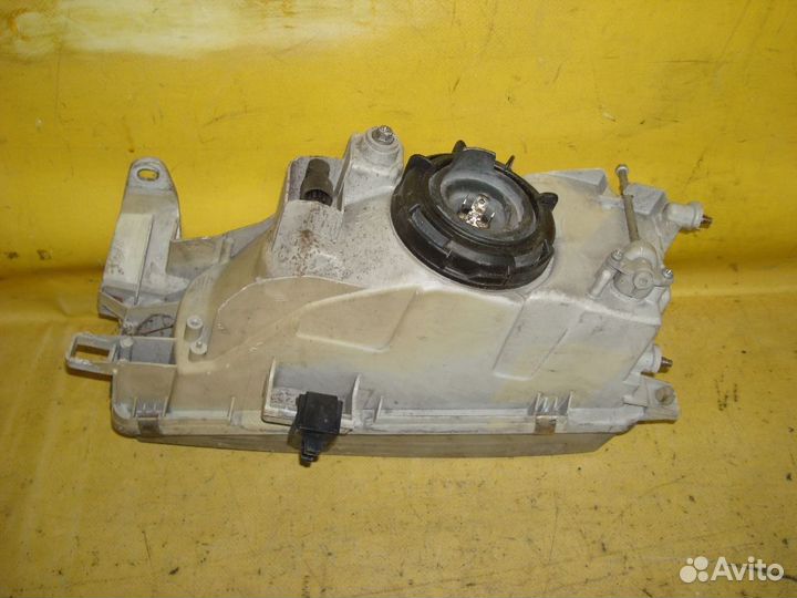 Фара Toyota Sprinter AE100 (Правое)