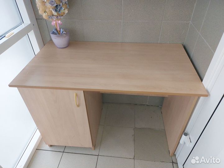 Продам стол