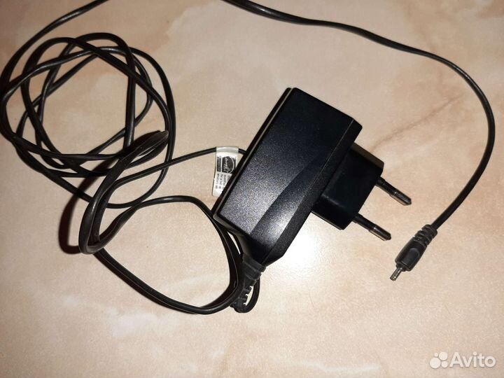 Зарядное устройство Nokia AC-4E