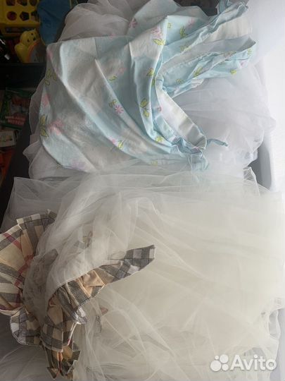 Детская кроватка с маятником белая