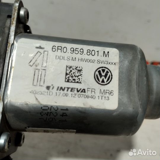 Передний левый моторчик стеклоподъемника Fabia 2