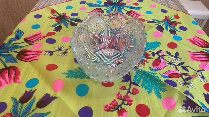 Ваза хрустальная овальной формы