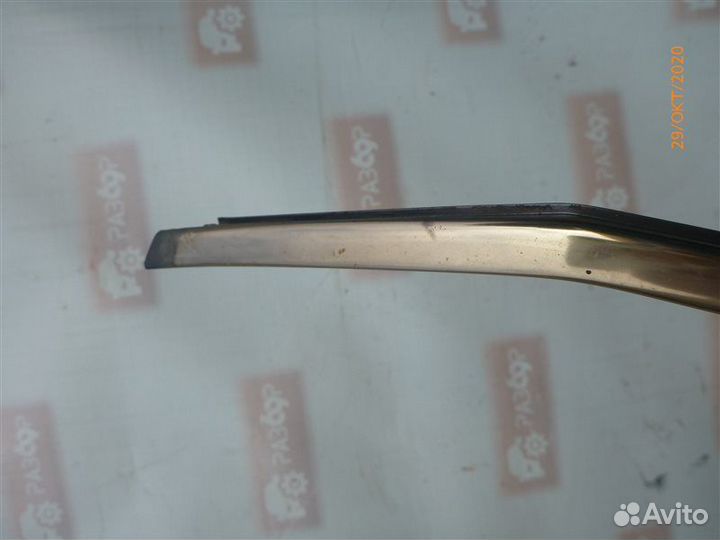 Молдинг стекла Mercedes-Benz 190 W201 M102E20 1991