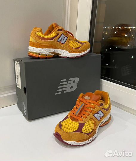 New Balance x Ganni 2002r