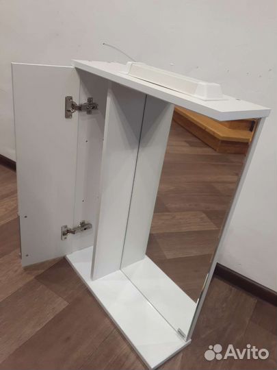 Полка настенная для ванной