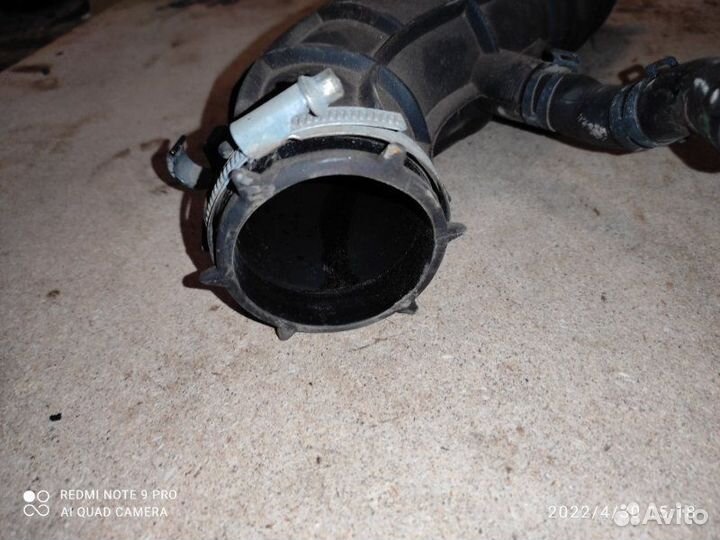 Патрубок воздушного фильтра LADA Largus универсал