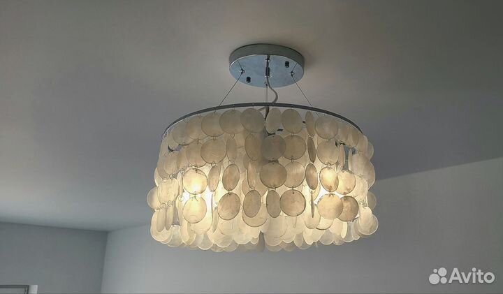 Люстра с перламутром