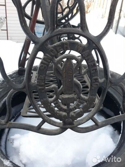 Швейная машинка Зингер