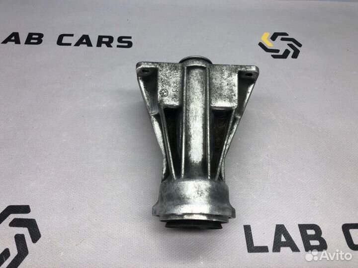 Кронштейн редуктора передний правый Bmw Х5 E53