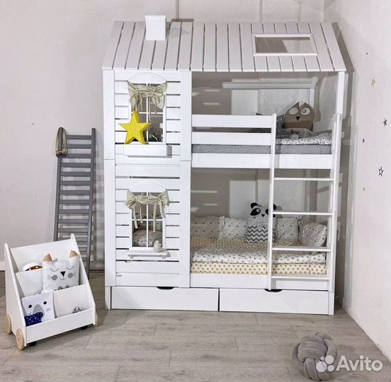 Детская двухъярусная кровать