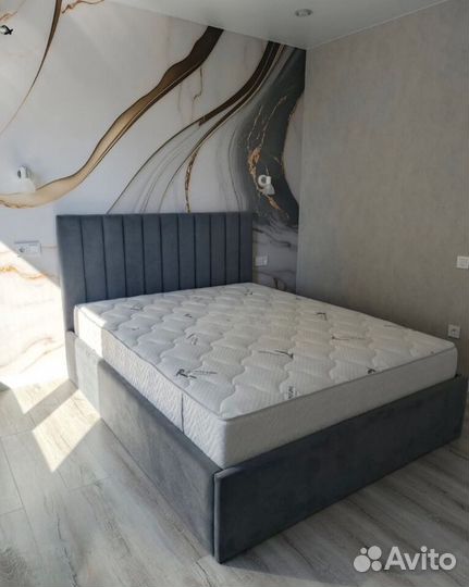 Кровать двухспальная с подьемным механизмом