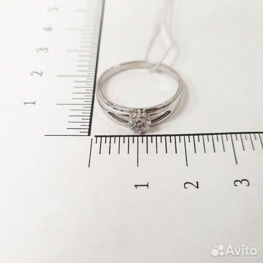 Кольцо с природным камнем Золото