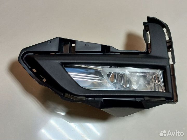 Оправа туманки Nissan X-Trail 2017-2022