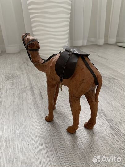 Верблюд из папье маше