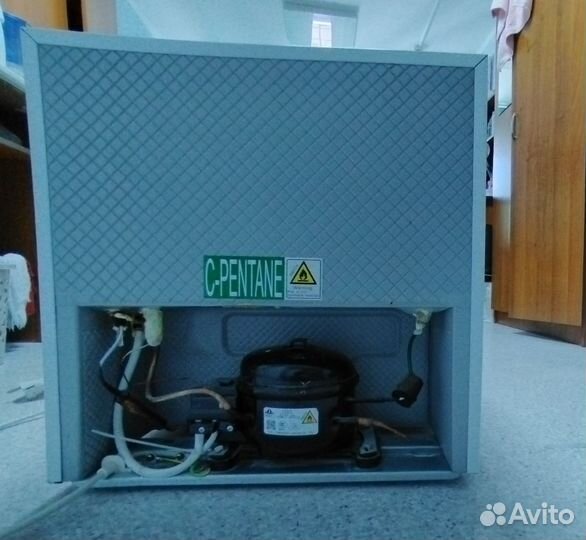 Холодильник маленький с морозилкой