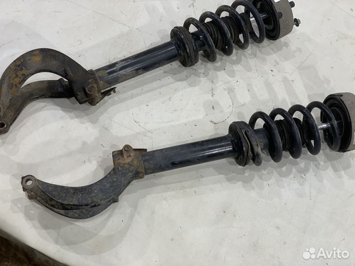 Передняя левая стойка BMW X6 F16 в сборе