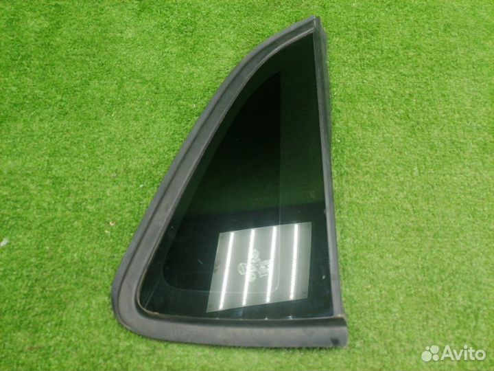 Стекло кузовное глухое заднее правое Volkswagen