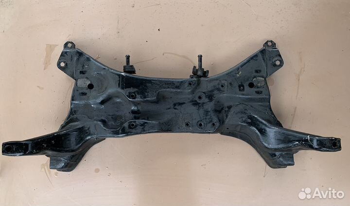 Подрамник на lancer 9